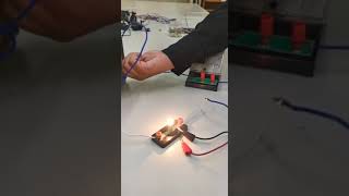 توصيل الأميتر والفولتميتر في الدائرة الكهربائية