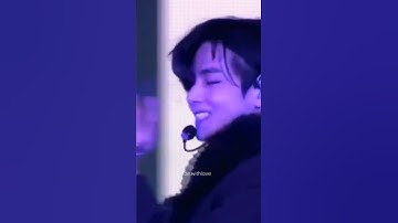 taehyung flirting while blackswan performance 😍💜#bts #video #short #shortvideo #ptd_on_stage