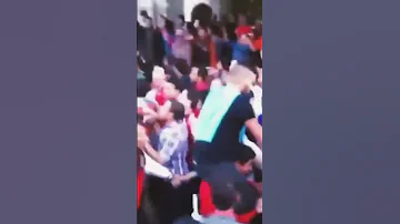 لابس تيشيرت احمر ورايح بورسعيد رجعت و كفني ابيض و بقيت في بلدي شهيد 