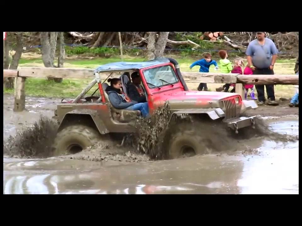 2 BIG JEEP'S MUDDING FREESTYLE @ WOLF SPRINGS