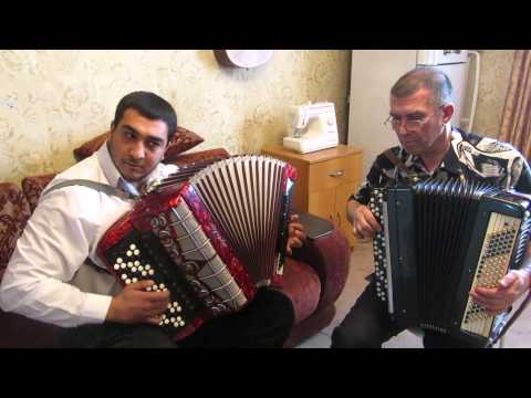 Играет Рустам Оглы . Цыганский театр "  ТЭРНЭ  РОМА "
