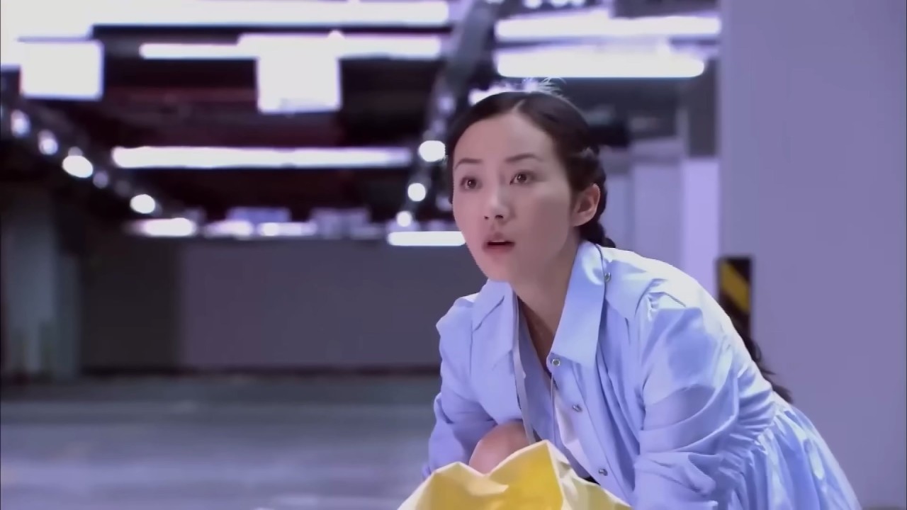 【最新電影】女孩替老人擋下面湯耽誤面試，趕到公司卻被總裁當場錄取！｜情感｜陸劇｜movie