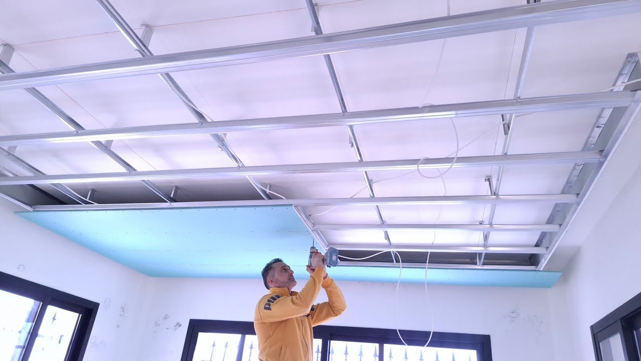 Как установить гипсокартонный потолок с подсветкой на стене