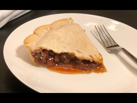 Video: How To Make A Plum And Raisin Pie