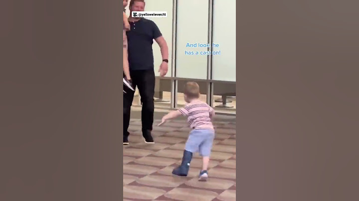 Little boy runs to greet his daddy at the airport with a cast on and it’s so sweet ❤️❤️