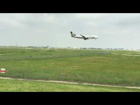 Inside the Queen of the Skies: Singapore Airlines 747