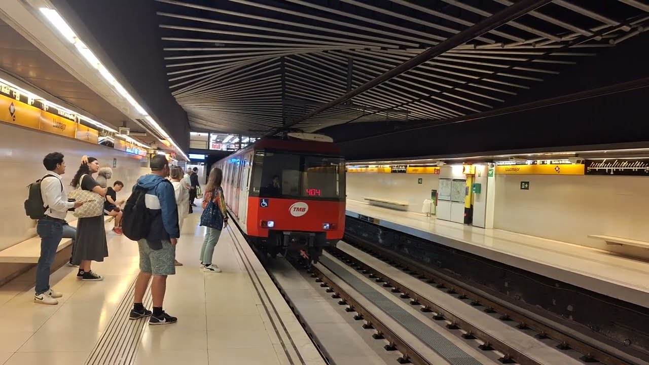 Metro Barcelona L4 Trayecto de Llucmajor a Barceloneta en Serie 2100