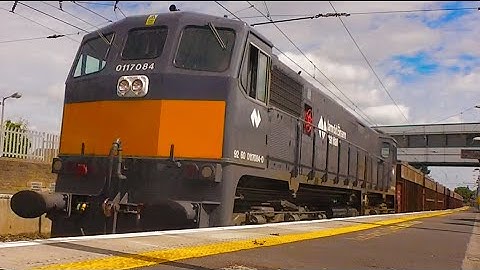 IE 233 with Enterprise & IE 084 with Tara Mines @ Howth Junction & Donaghmede