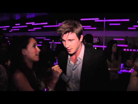 garrett-hedlund-talks-on-the-road-at-yha-cocktail-party--2011-young-hollywood-awards