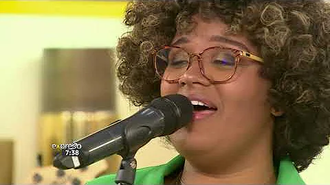 Music: Marsha Bothma performs 'Kiss From a Rose' b...