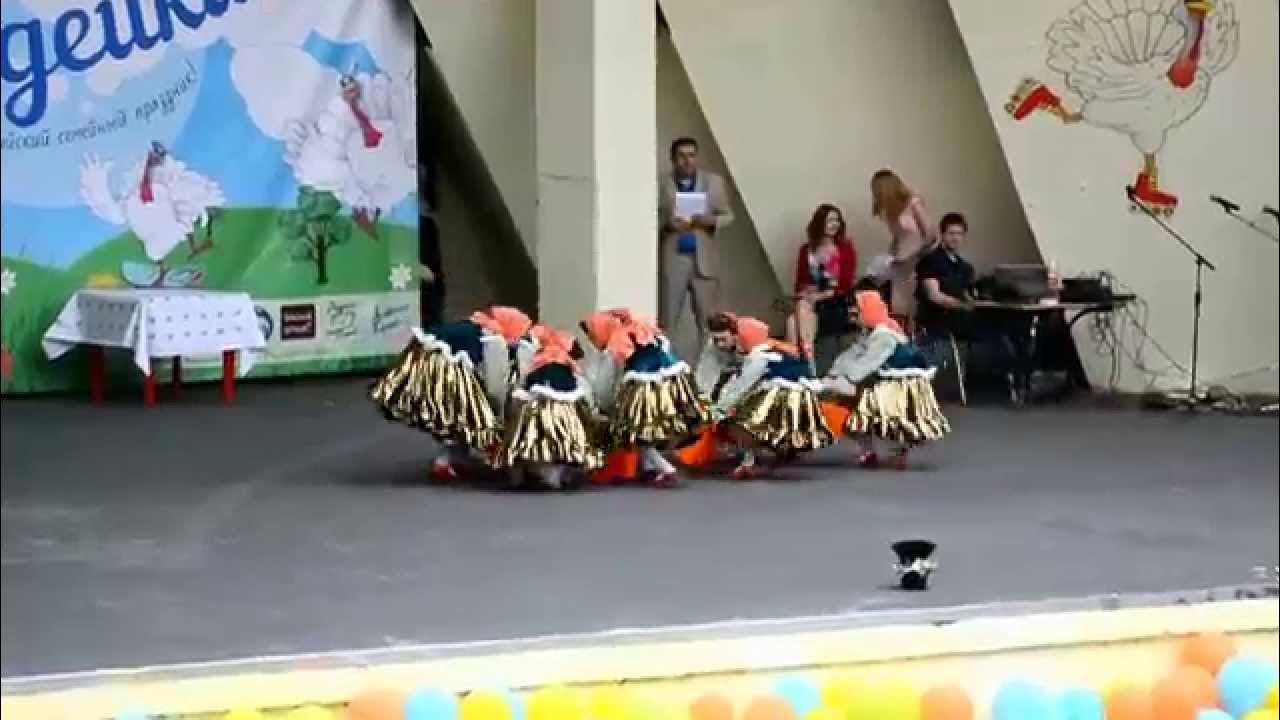 Танец встреча видео. Танец у колодца. Танец встреча видео. Народные танцы в ростове на дону. Танцевальная студия"бархат"шторм воронеж.