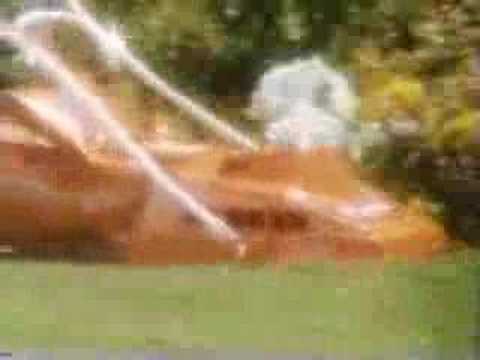 Flymo - Mowing Uphill Lawn - 1982 - UK Advert