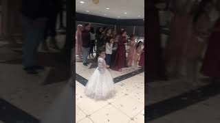 Gelin Cicek Atması Yok Boyle Güzellik