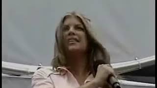 Fergie - singing National Anthem (2006)