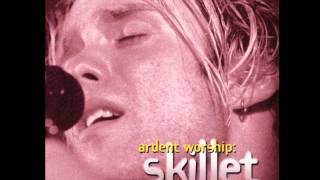 Watch Skillet Sing To The Lord video