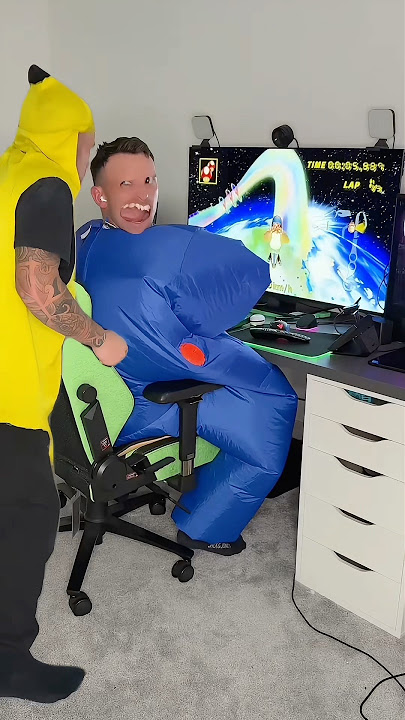 HOLD UP! Let him cook… 😂💀