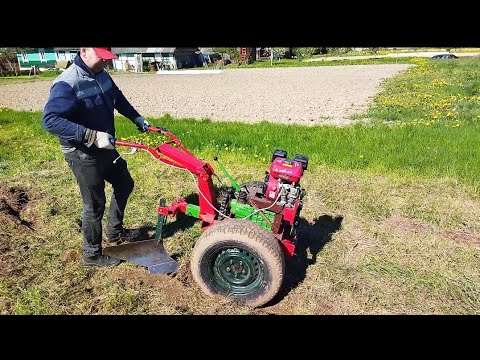 Сажаем картошку,вдвоем с самодельным мотоблоком🚜🥔👍