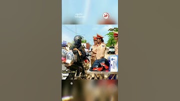 CSGT dừng xe người đi đường để tặng quà tiếp sức#shorts #tintuc #csgt #quatet #tet #2025 #bantin24h