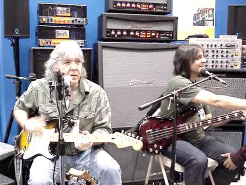 Tell The Truth - Godfrey Townsend and John Montagna with Cicognani Amps at NAMM 2010