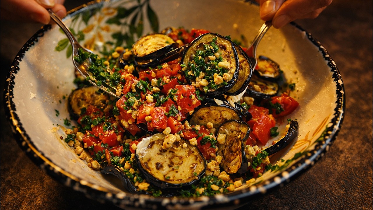 Homemade Pan-Fried Eggplant Salad with Tomatoes and Nut Dressing | Besten Rezepte Essen
