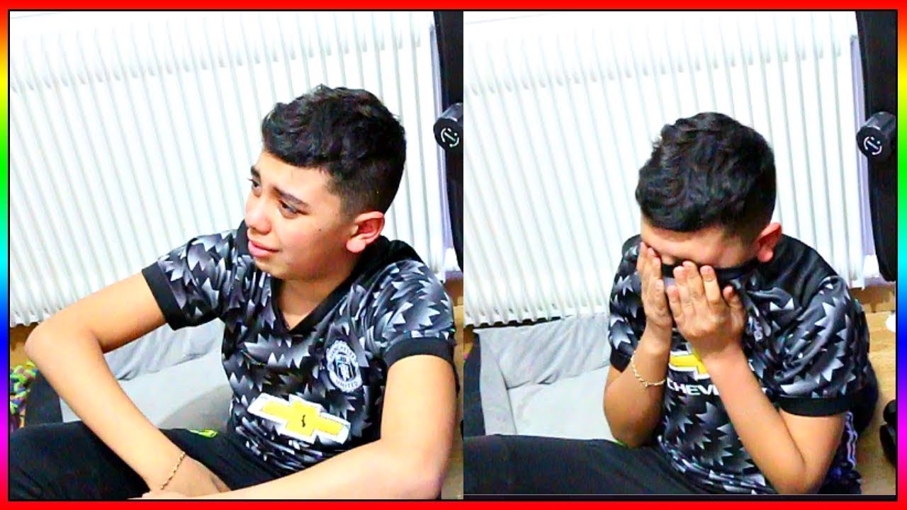 Momo Me Vole 500 De V Buck Fortnite Je Me Venge Et Je Lui Utilise - foto s oblozhki momo me vole 500 de v buck fortnite je me