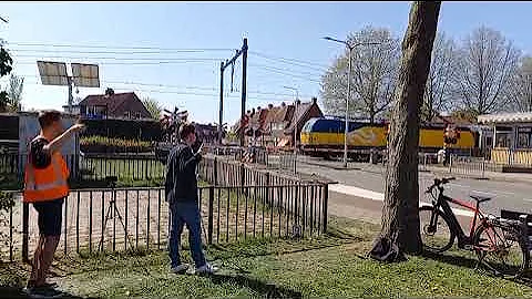 Spoorwegovergang Almelo de Riet // Dutch Railroad Crossing