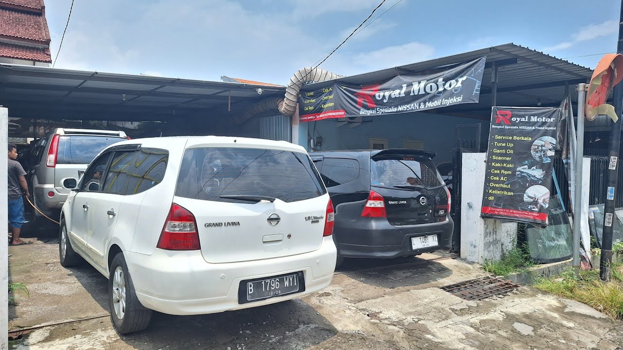 Ganti Oli Mesin & Transmisi Nissan Livina - Bengkel Spesialis Nissan Surabaya - Royal Motor Surabaya