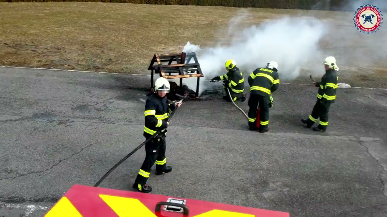 Poslední rozloučení s profesionálním hasičem Viktorem Zemánkem.