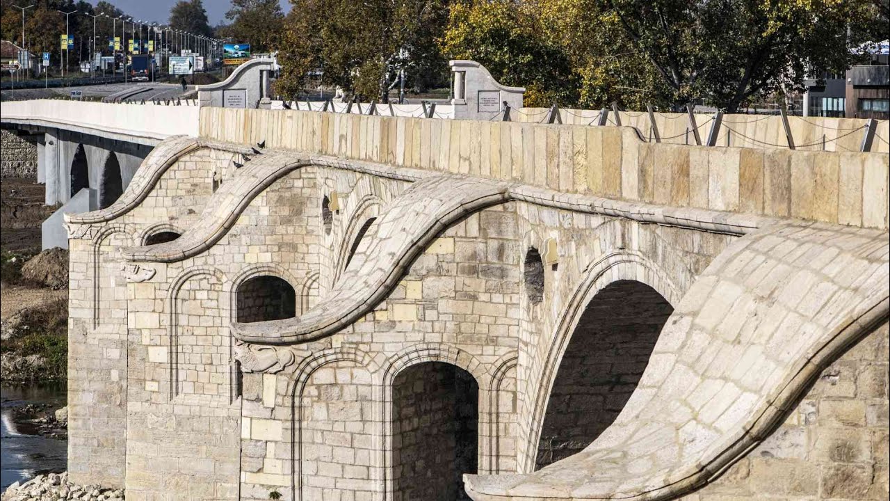 Мостът на Кольо Фичето, Бяла