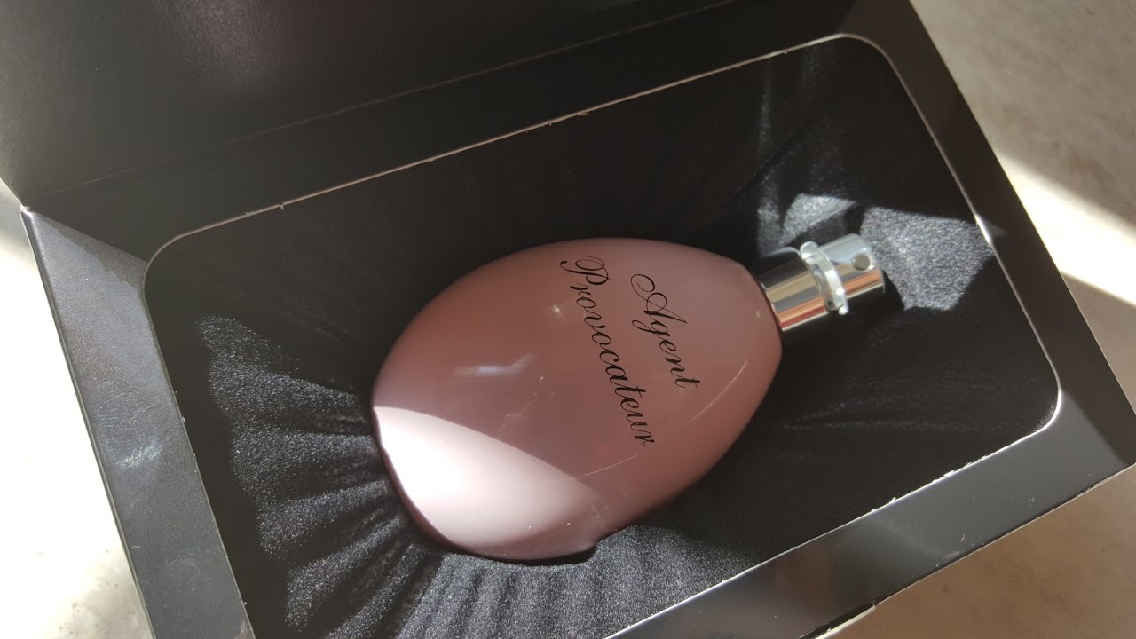 Парфюмеия"демонстрация флакона Agent Provocateur"Agent Provocateur