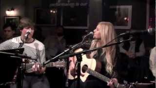 Kelsea Ballerini - Lost and Found (live at Bluebird Cafe)