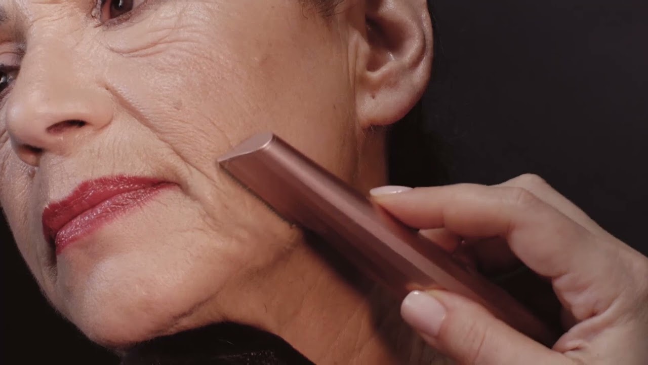 HOLLYWOOD SMOOTHER - SONIC DERMAPLANER | As Seen In Vogue