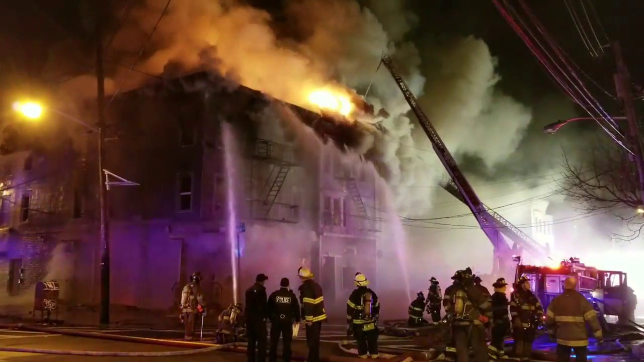 Newark NJ 2nd Alarm Heavly Involved Buildiing Fire (Fairmount Ave) w/Audio 3-1-18
