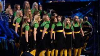 Video thumbnail of "Laululahing-Tõrva Laulustuudio Neidudekoor-Kaks kuukiirt mu toas"