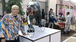 LSM GMBI Kabupaten Sumedang membuat dan membangun Patung Macan Lodaya Hitam Gagah di Polres Sumedang