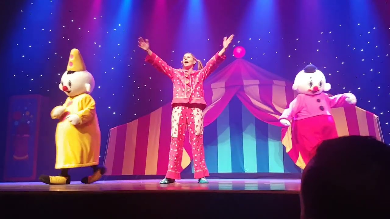 Loesje opent de Bumba In Dromenland show in Deventer