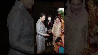 彭丽媛会见印尼总统夫人伊莉亚娜。习近平夫人彭丽媛，在四川成都会见陪同印度尼西亚总统佐科来华出席第31届世界大学生夏季运动会开幕式并访华的总统夫人伊莉亚娜。大国风云20230729