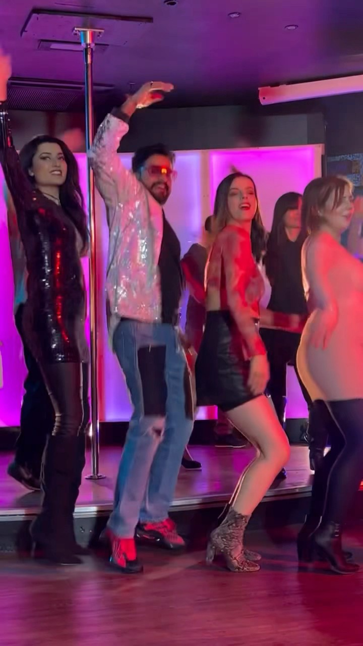 Maal Russian Nachegi #bhojpuri #aadishaktibhojpuri #indianactor #dance #aadishaktifilms