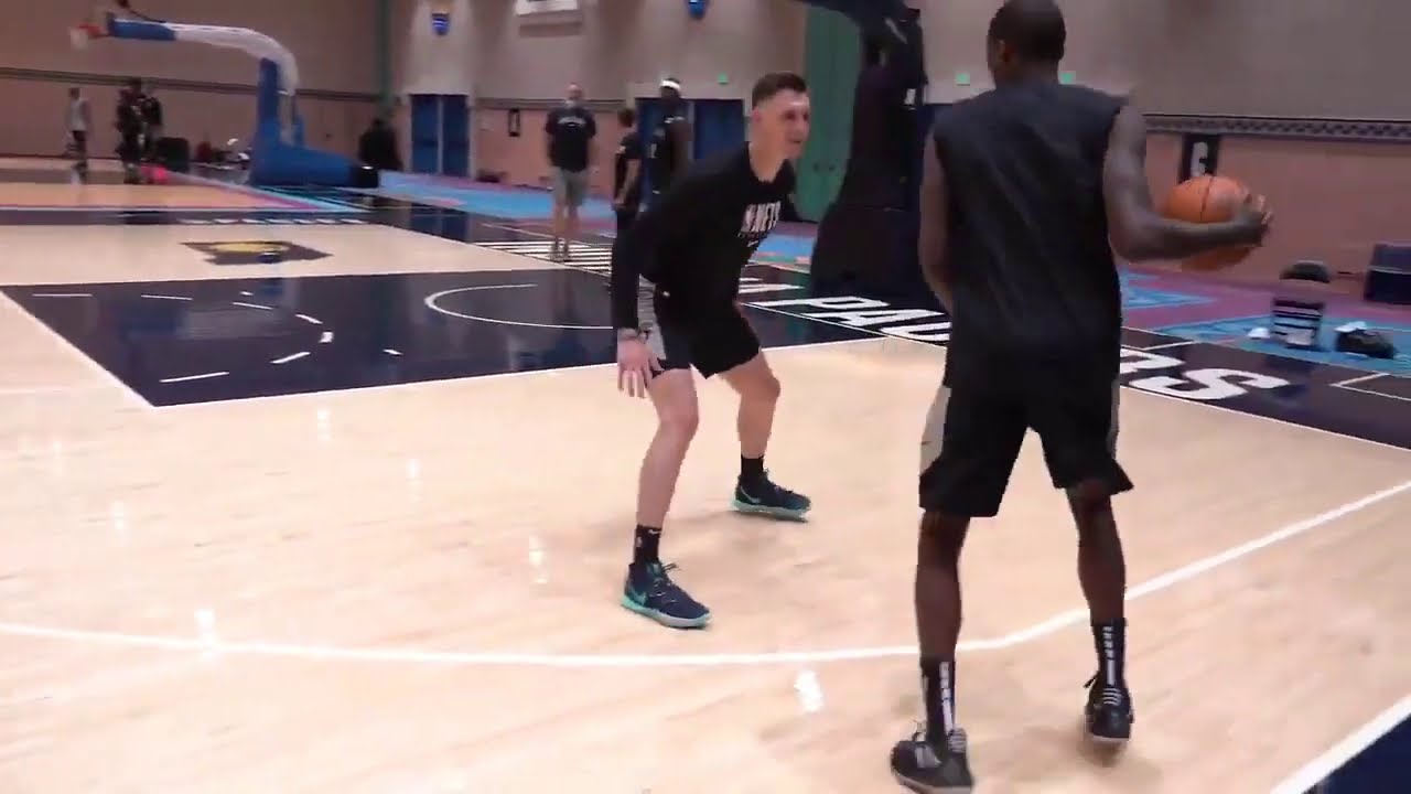 40-yr-old Jamal Crawford at Brooklyn Nets practice 'CAN'T GUARD THIS'