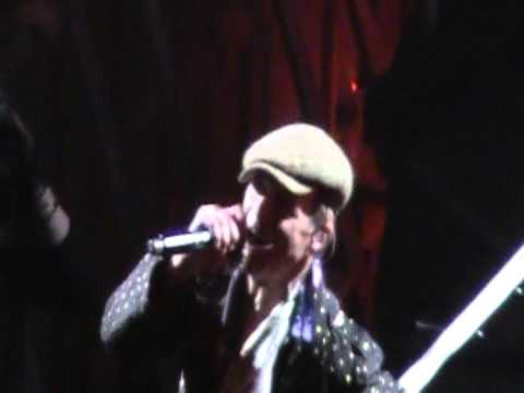 Van Halen - Runnin With the Devil (Live at Madison Square Garden 03/01/2012)