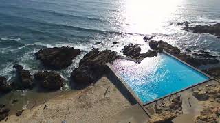 Voando em cima das Piscinas das marés em Leça da palmeira No porto