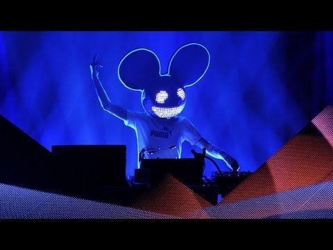 Deadmau5 Unmasked Sort Of On The Grammys Red Carpet Youtube