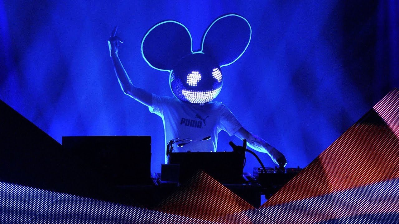 Deadmau5 Unmasked Sort Of On The Grammys Red Carpet Youtube