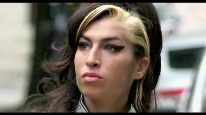 Amy Winehouses emotional last phone call to her be...