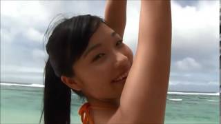 小林かれん　イエロー