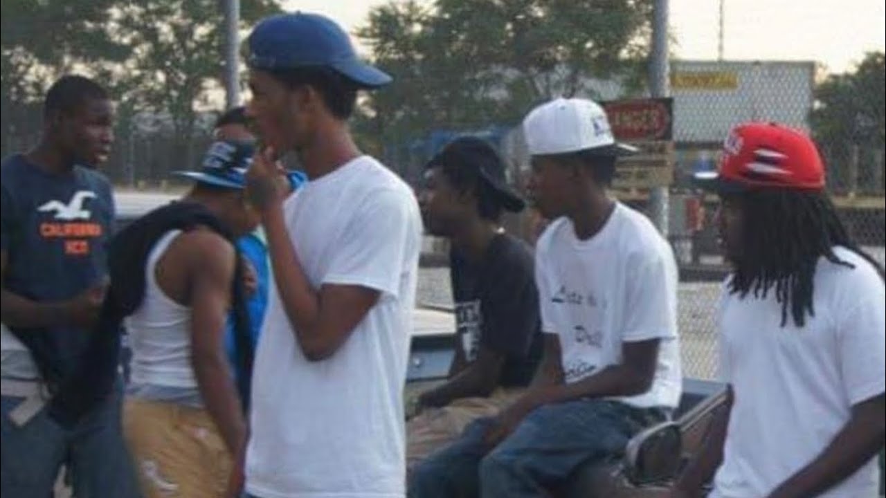 Crazy Story ‼️”Opps” ran up on us while Jmoney was sleep in the hall with the Straps 🤣Hood speaks