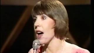 HELEN REDDY - YOU AND ME AGAINST THE WORLD - QUEEN OF 70s POP - GLEN CAMPBELL MUSIC SHOW chords