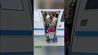 Gentleman helps old woman #respectshorts #shorts