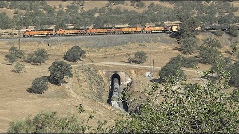 4K: TRAINS ON THE TEHACHAPI LOOP (JUNE 2022)