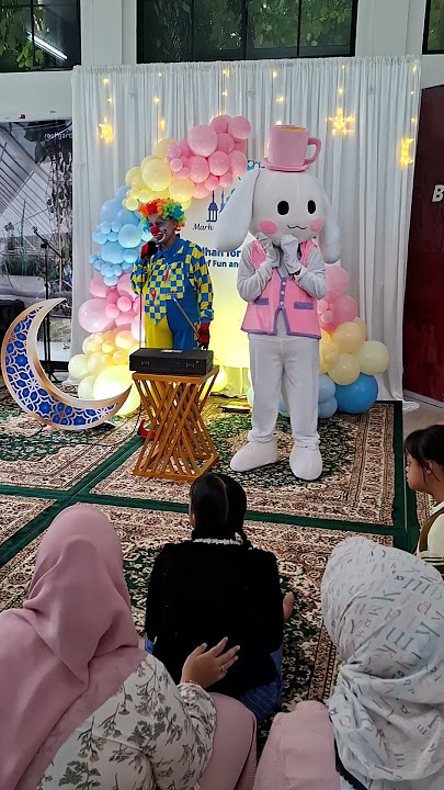 playing magic with the clown Cinamonroll #clown #funnyclown